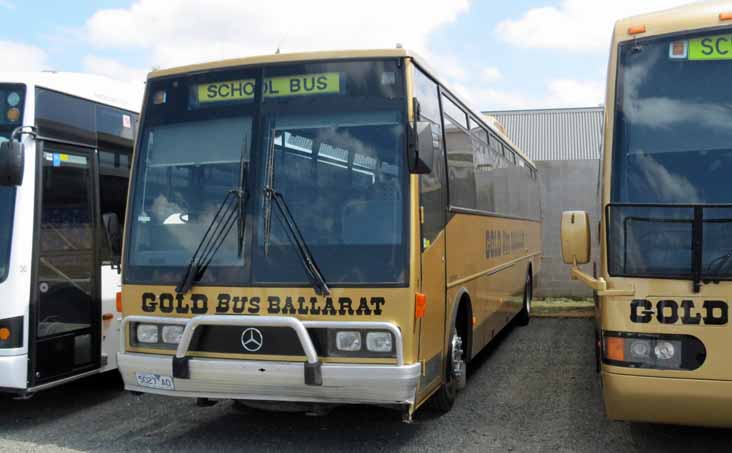 Gold Bus Mercedes OH1418 MCA Marathon 12